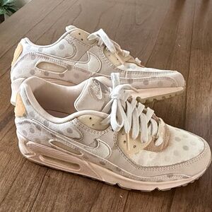 Nike Women’s/ Mens 6.5 EUR 38 Light Beige Polka Dot Air Max 90 NRG Sneakers